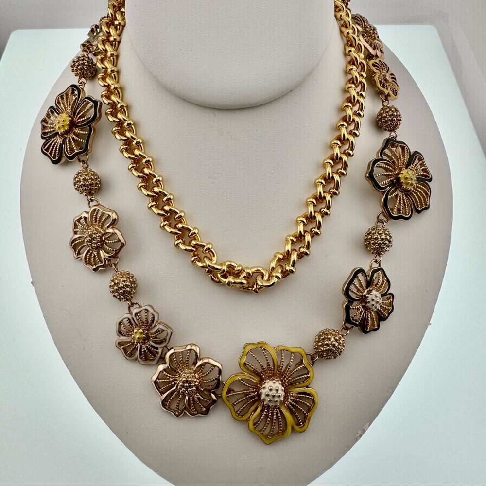 Liz Claiborne Gold and Black Floral Necklace with Gold Tone Hand Made New